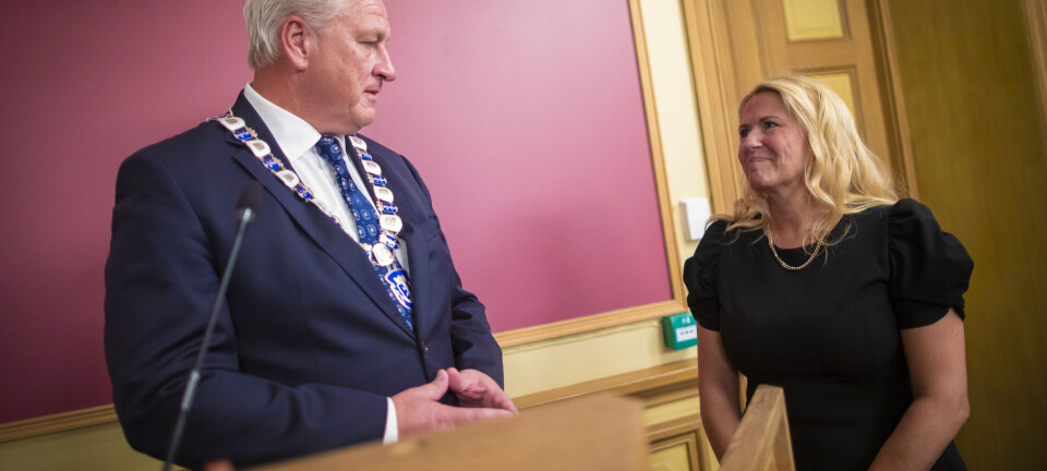Følelsesladet da Monica ga Kjell Arne ordførerkjedet