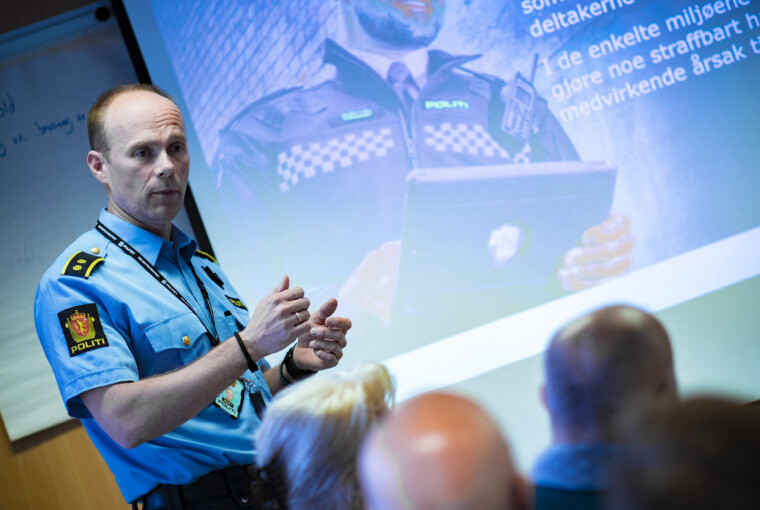 Geir Oustorp, forebyggende leder i drammenspolitiet, uttaler seg om ungdomskriminalitet og deltar også i politirådet som informerer politikerne om status for situasjonen i Drammen.