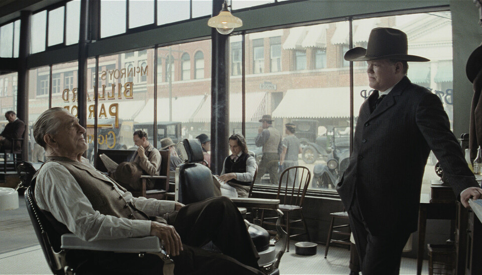 Jesse Plemons spiller FBI-etterforsker Tom White (T.H.) som snuser og stiller besværlige spørsmål til William Hale