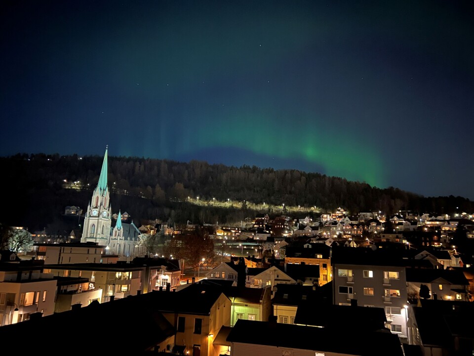 Flott nordlys over Drammen