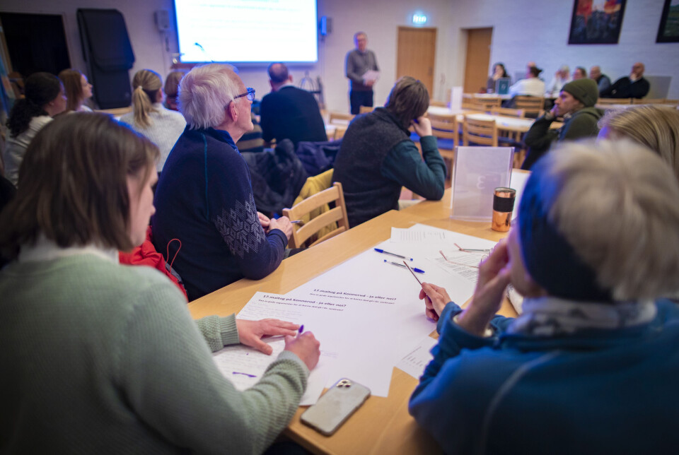 GRUPPEARBEID: Folkemøtet på Konnerud mandag kveld reflekterte i liten grad engasjementet rundt saken, da kvelden i hovedsak ble viet til idemyldring og ikke debatt.