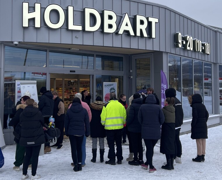 ÅPNET KJEDENS 15. BUTIKK: Svært mange lot seg friste av de gode tilbudene og fant veien til butikken i løpet av den første dagen.