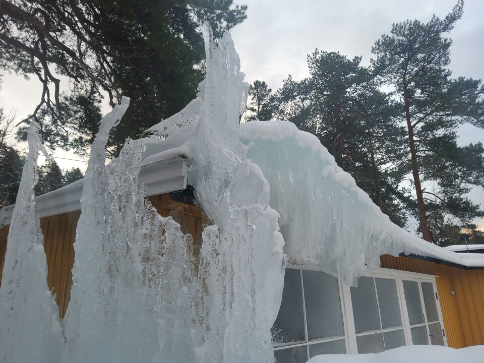 Frostspreng på utvendig blandebatteri førte til mye is for en uheldig hytteeier i forrige uke.