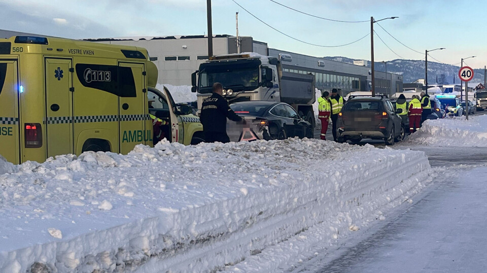 Tre biler involvert i kollisjon