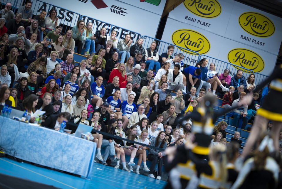 2.700 utøvere samlet til cheerleading i Drammenshallen