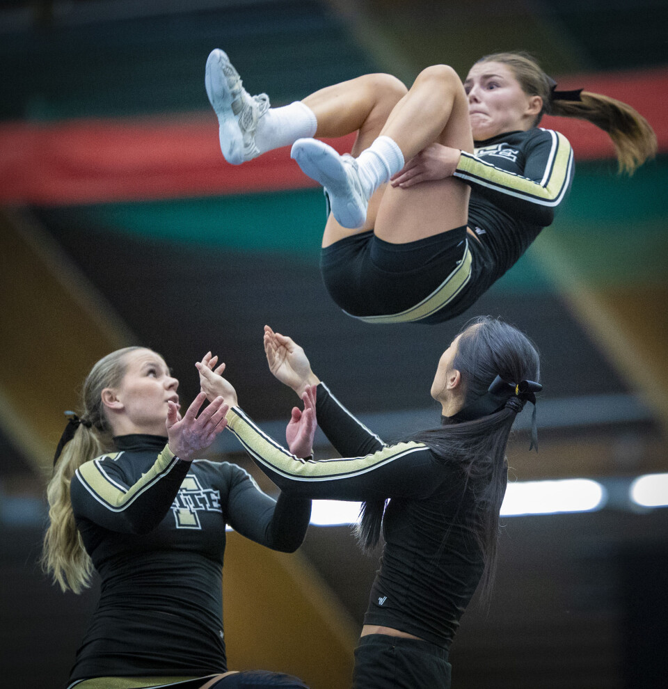 2.700 utøvere samlet til cheerleading i Drammenshallen