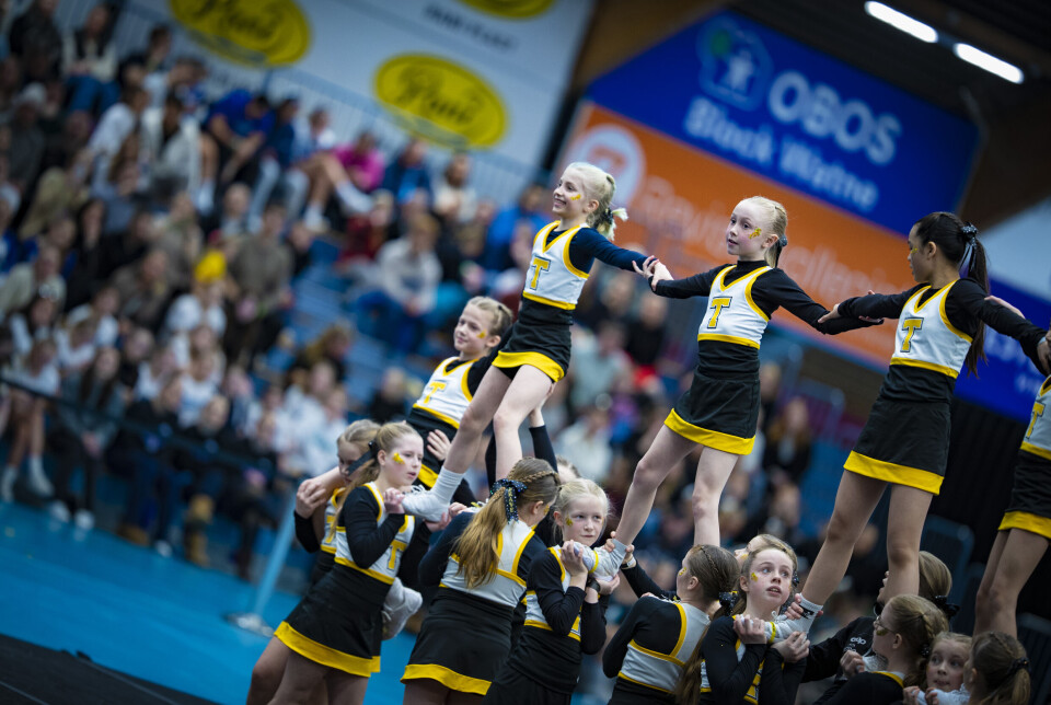 2.700 utøvere samlet til cheerleading i Drammenshallen
