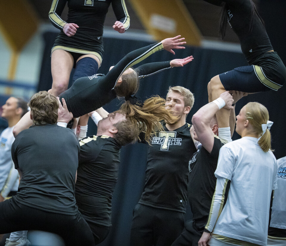 2.700 utøvere samlet til cheerleading i Drammenshallen