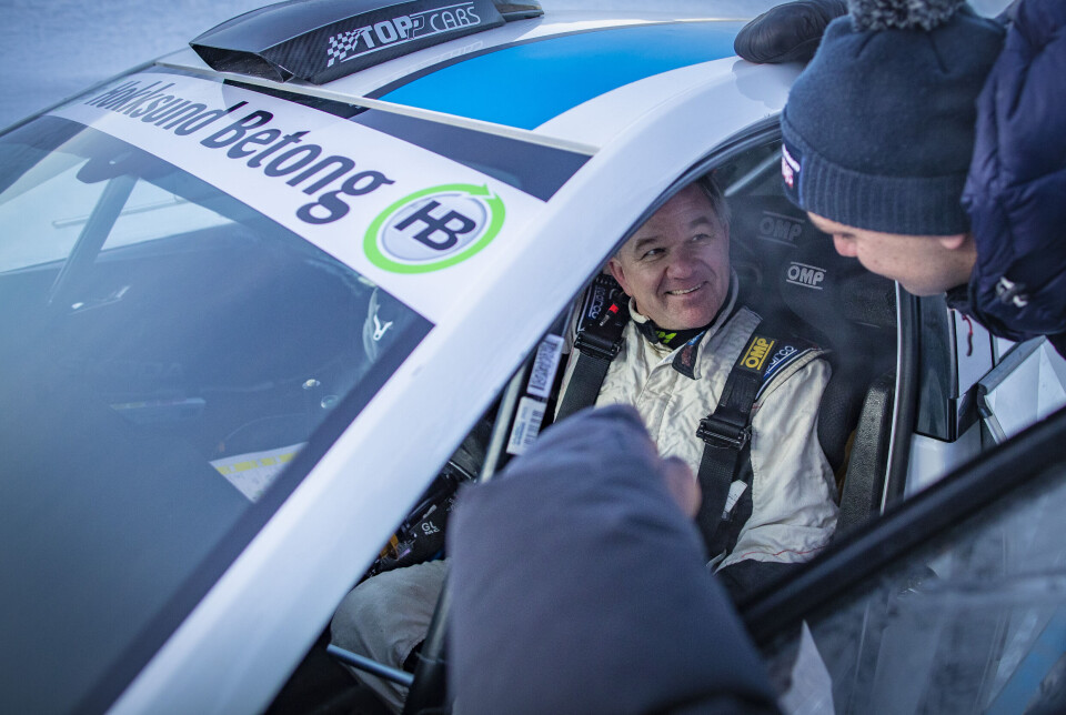 TILBAKE PÅ TOPP: Henning Solberg fikk muligheten til å stille i NM via et utenlandsk team, og har åpenbart ikke glemt gamle kunster etter en litt rusten start på første NM-runde.