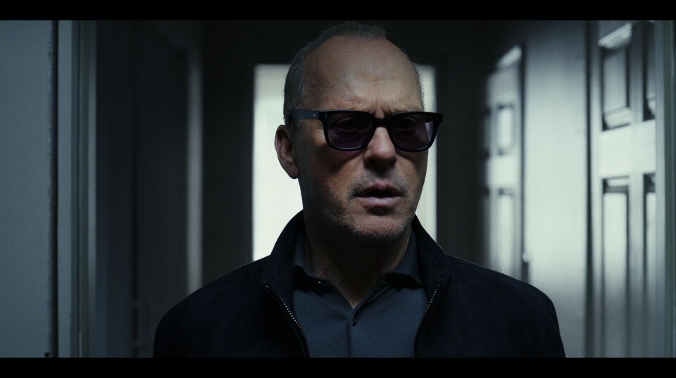 Michael Keaton spiller leiemorderen John Knox, som klinisk følger sin profesjonelle veivalg uten skrupler