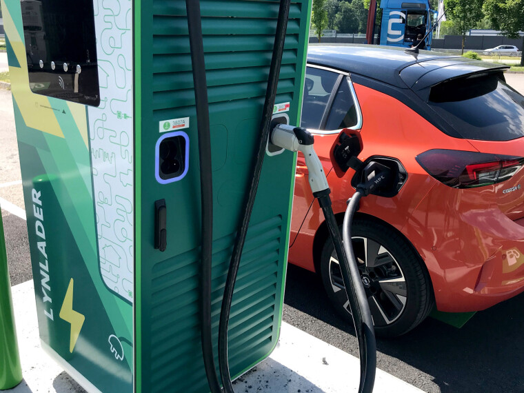 Like dyrt å hurtiglade som å tanke diesel