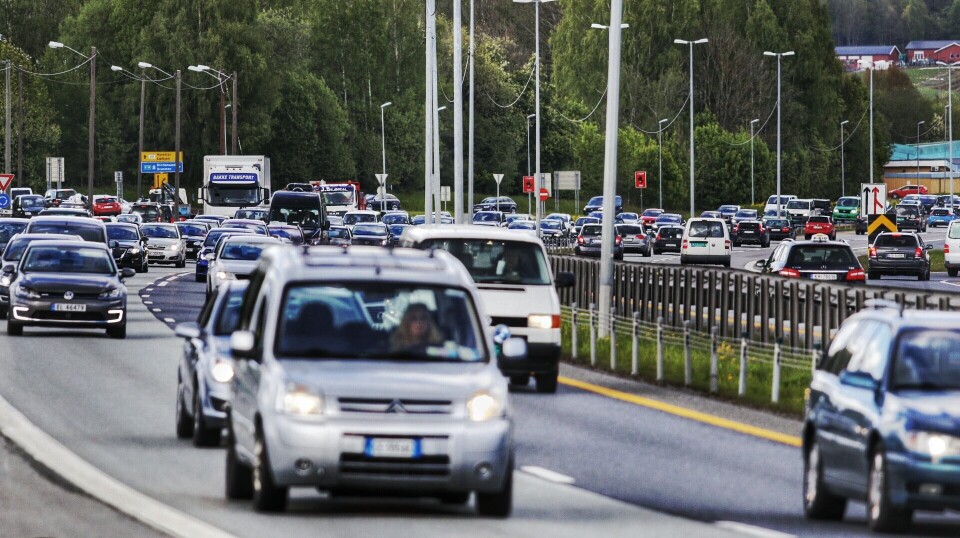 Bilistene skal piskes på plass