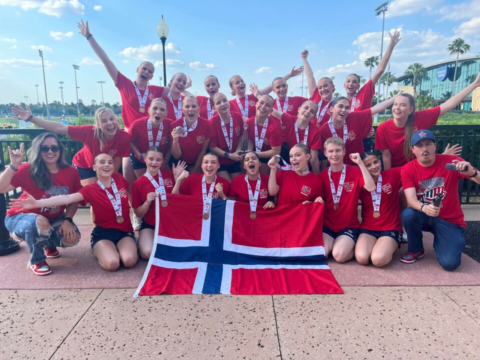 VM-bronse til Eiker Cheer Team