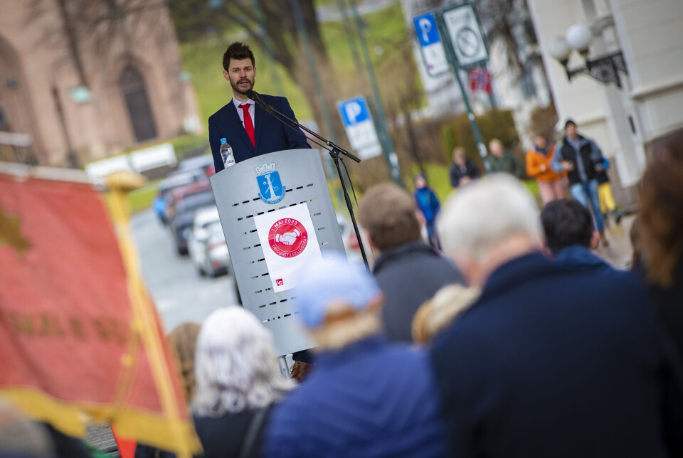 Avgått Rødt-leder Bjørnar Moxnes på Bragernes Torg 1. mai i fjor, like før brille-skandalen sprakk.