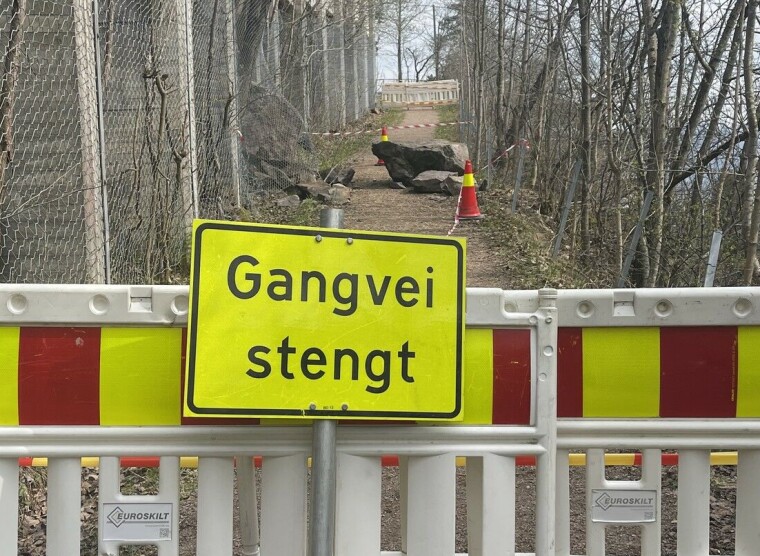 Turvei stengt etter steinras