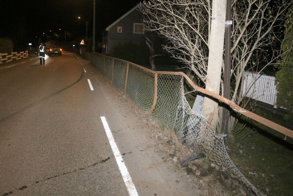 Vraket bilen i utforkjøring - mistenker rus