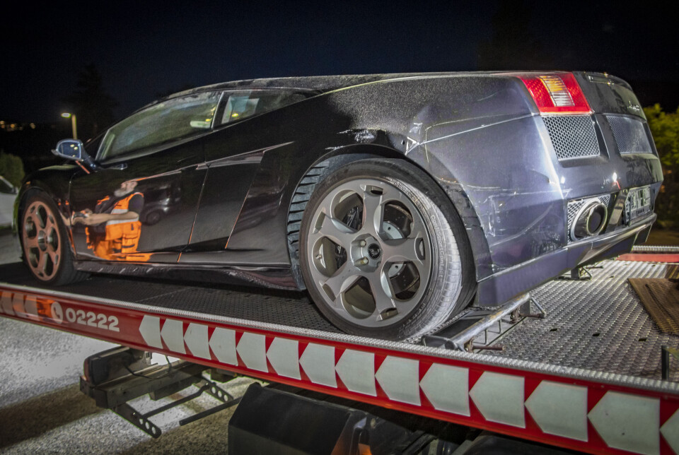 FIKK HARD MEDFART: Politiet tok ikke spesielt hensyn til bilen da sjåføren skulle stoppes.