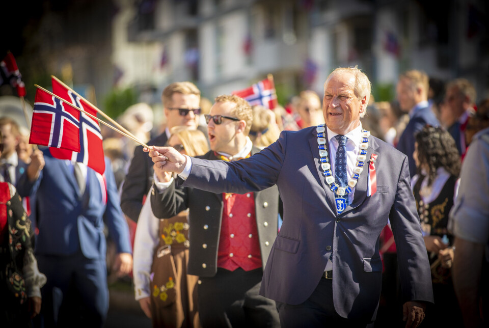 Drammensordfører Kjell Arne Hermansen holdt tale fra torgscenen.