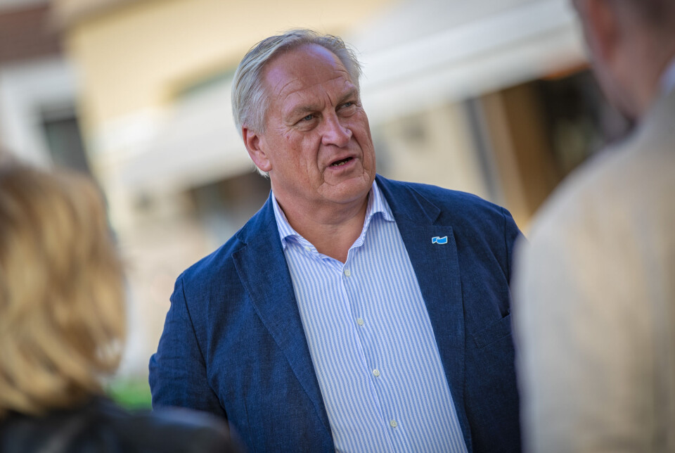Drammensordfører Kjell Arne Hermansen forsøker nå nye metoder i kampen mot den fylkeskommunale sparekniven som rammer Drammen hardt.