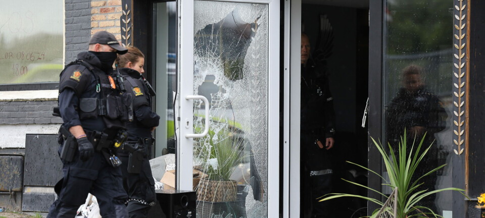 Flere pågrepet i væpnet razzia mot møbelbutikk