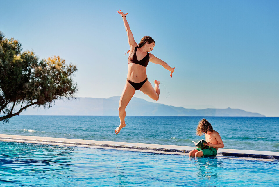 DYRT: Svak kronekurs blir oppgitt som hovedårsaken til at den laveste andelen nordmenn på 10 år velger utenlandsferie.