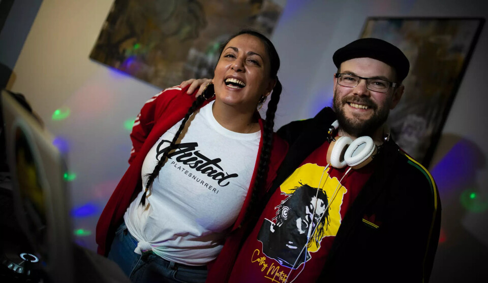 LOKALE DJ's: Austad platesnurreri og Reggae fra Ælva sørger for gode vibber på Skur 4. De har også tidligere avsluttet med nachspiel etter Working Class Hero-festivalen.