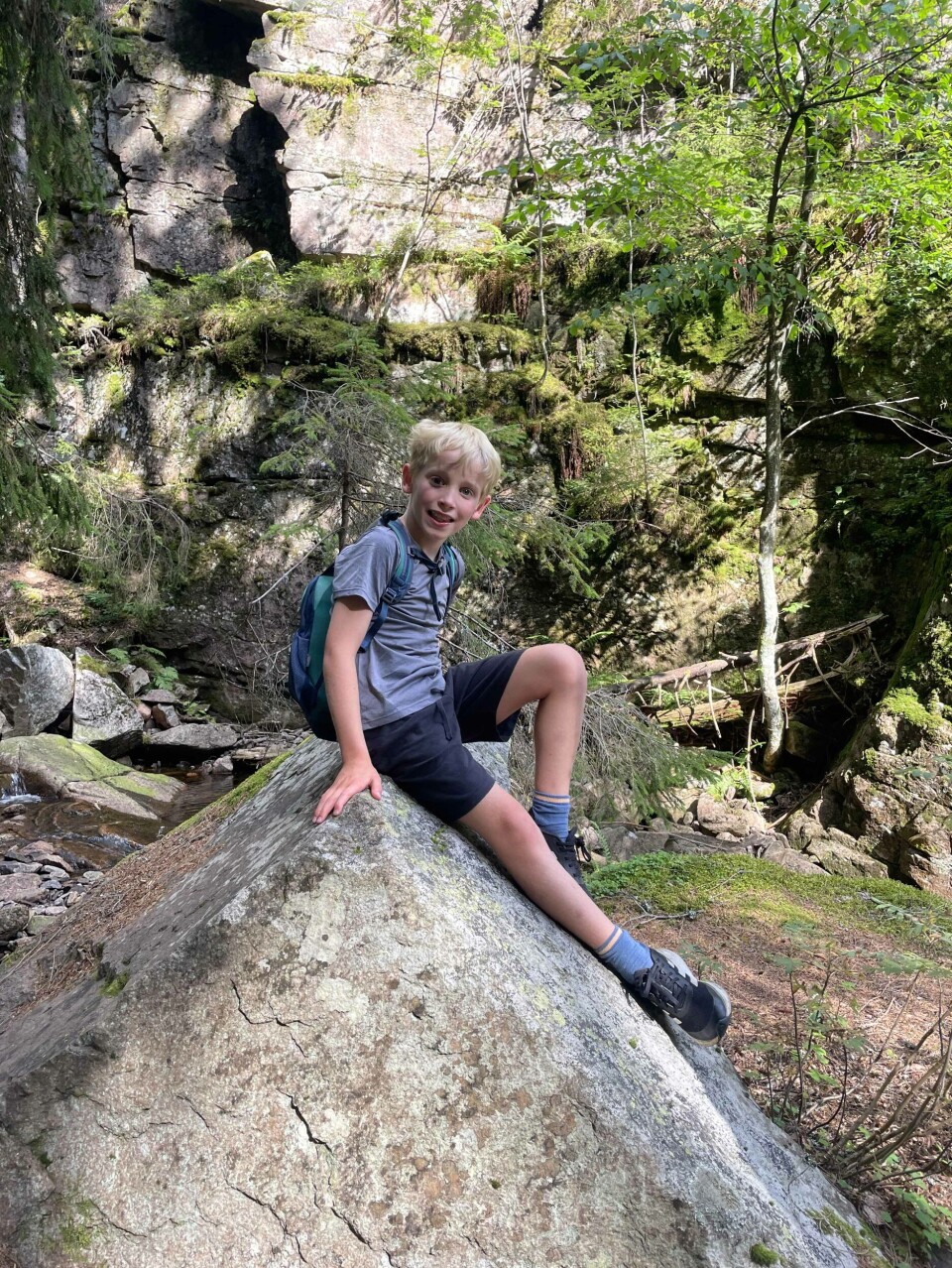 Jonas Abelseth (10) syntes det var både gøy og spennende å gå opp Kjøsterudjuvet.