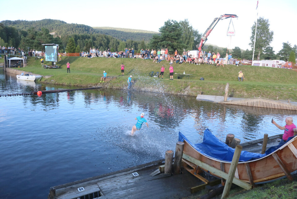 Toyota Hokksund stilte med egne hjelmer på alle øvelsene. Ikke helt sikkert at det var nødvendig, men det ble lagt merke til.