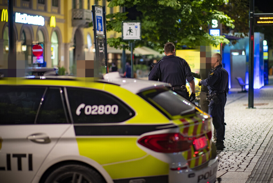 Flere voldsepisoder natt til søndag