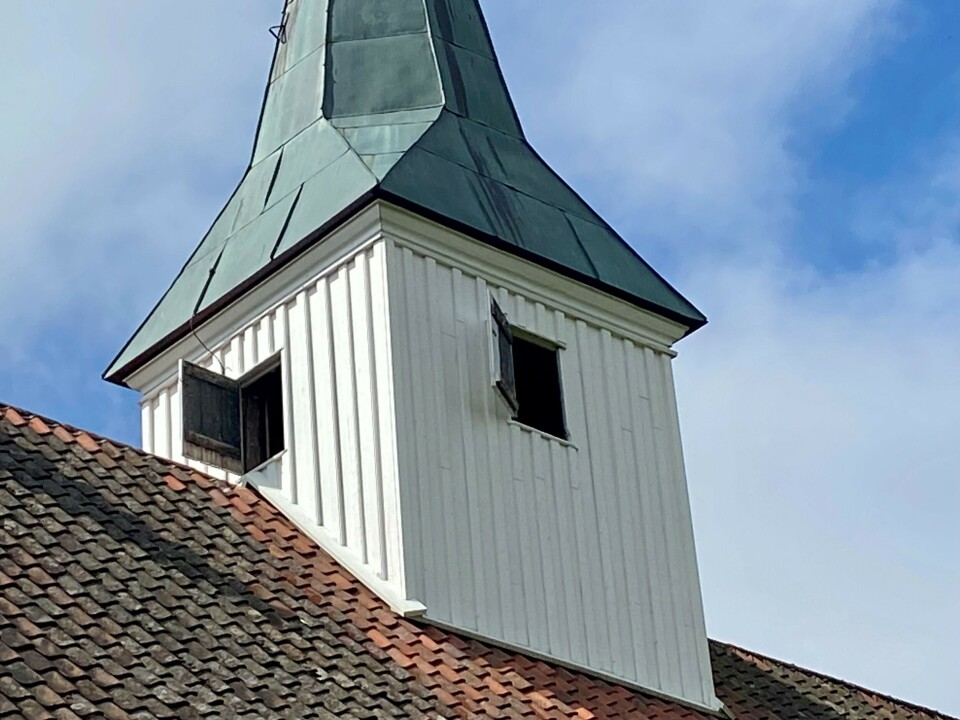 Endelig ringer klokkene i Skoger gamle kirke igjen