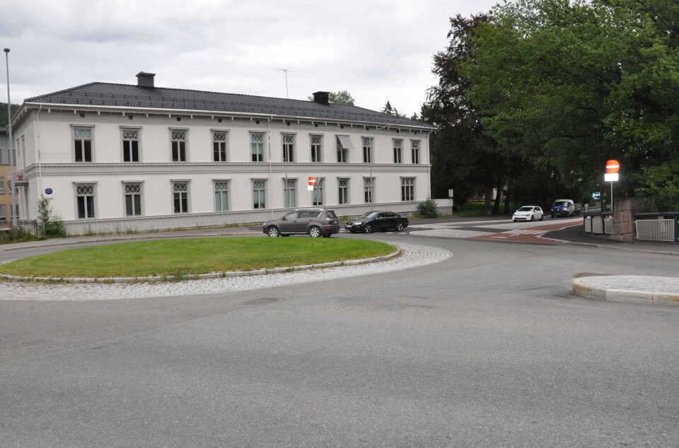 ENVEISKJØRT: Øvre Storgata er nå enveiskjørt for biltrafikken, retning Åssiden, med innkjøring forbudt fra Landfalløyabrua.