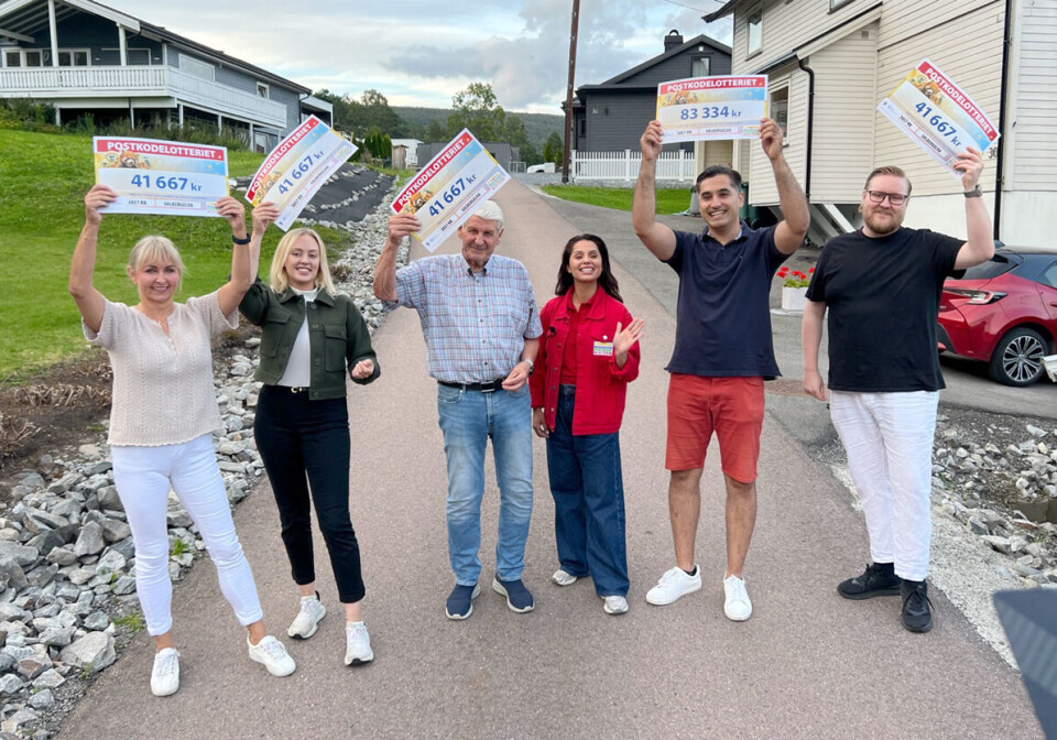 Stemningen var på topp hos de fem naboene i postkode 3057 RR som delte søndagsgevinsten.