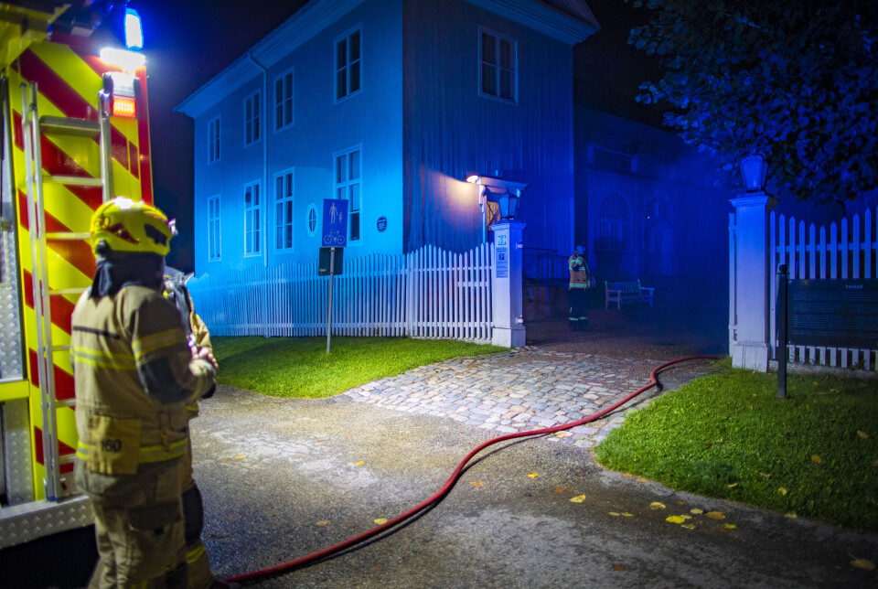 Mistenker påsatt brann på Austad Gård