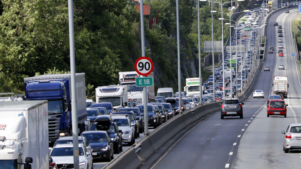 Åpner kollektivfeltet på E18 vestfra for elbilene i helgene