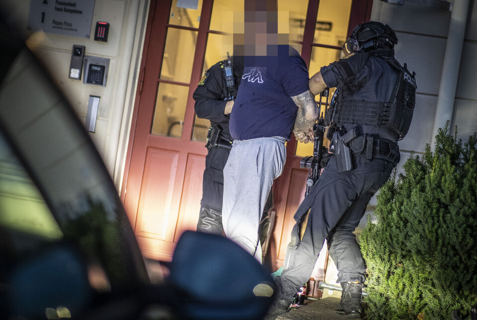 Massiv politiaksjon etter håndgranat-trussel