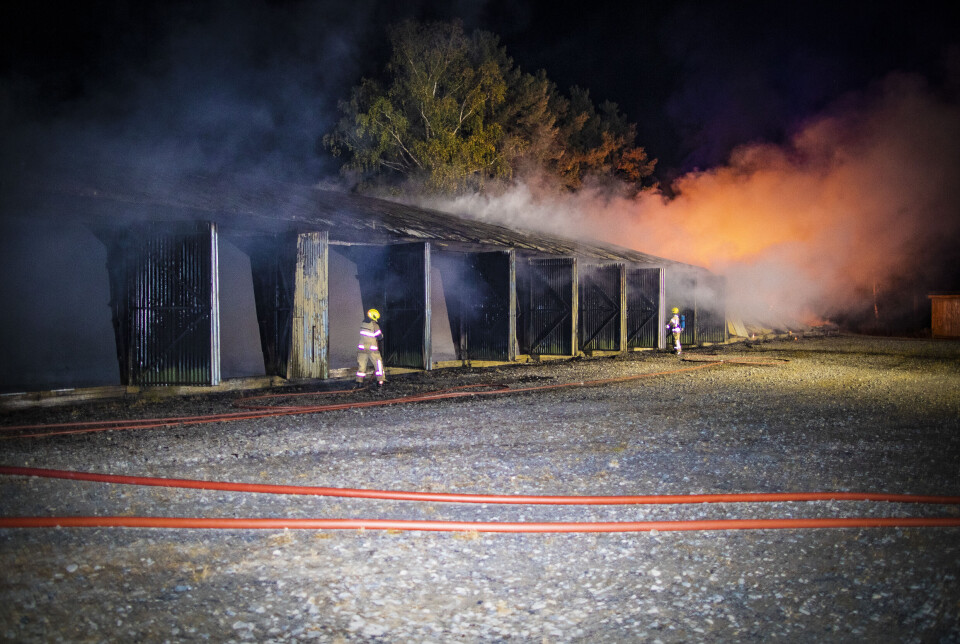 Fire båter og campingvogn gikk med i storbrann