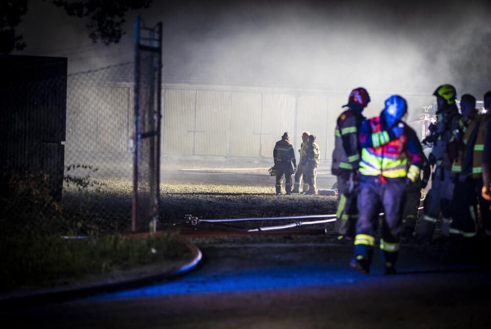 Fire båter og campingvogn gikk med i storbrann