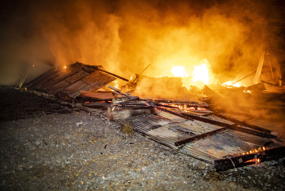 Fire båter og campingvogn gikk med i storbrann