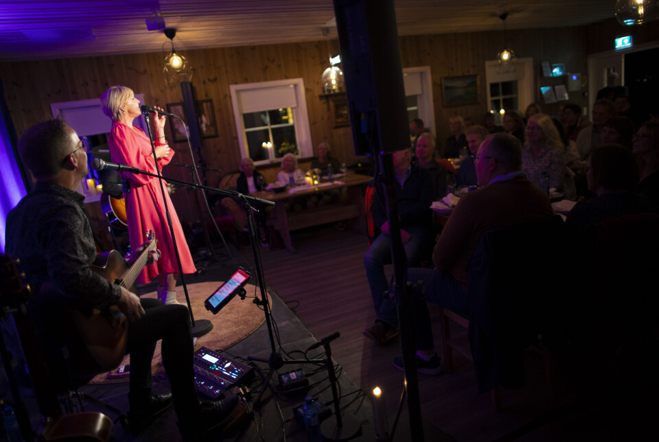 Silje Nergaard med stemningsfull intimkonsert på Sande-bygda