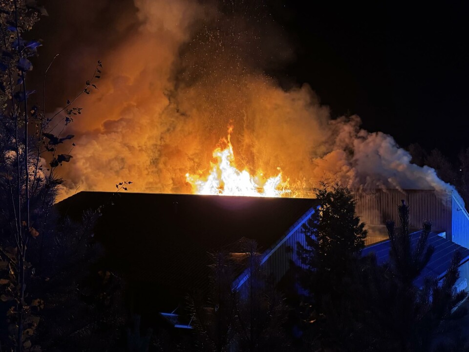 Fire boliger gikk med i flammehav