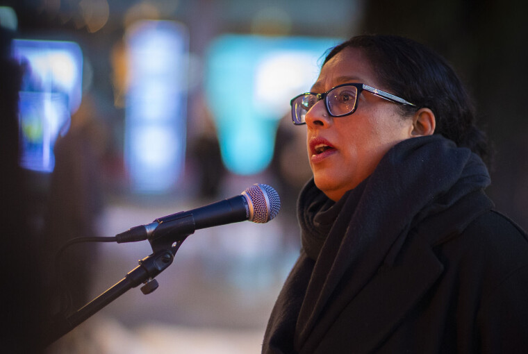 Leder av Buskerud Innvandrerråd Nasim Rizvi må igjen forklare følelsesladede uttalelser om Israel/Palestina-konflikten.