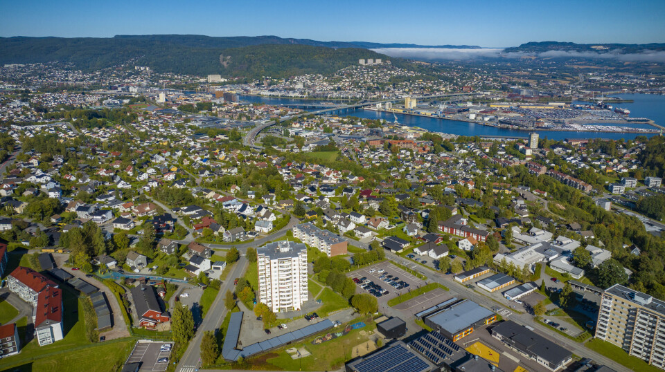 BANGELØKKA-PROBLEM: Målinger viser at mesteparten av luftforurensning og svevestøv i Drammen genereres i området E18/motorveibrua og trafikkmotoren på Bangeløkka hvor E134 og E18 møtes med av- og påkjøringer.