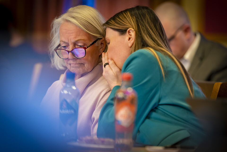 - FORNEKTER VIRKELIGHETEN: Kari Palm og Cathrin Janøy i MDG får det glatte lag i skoledebatten av DRM24's kommentator.