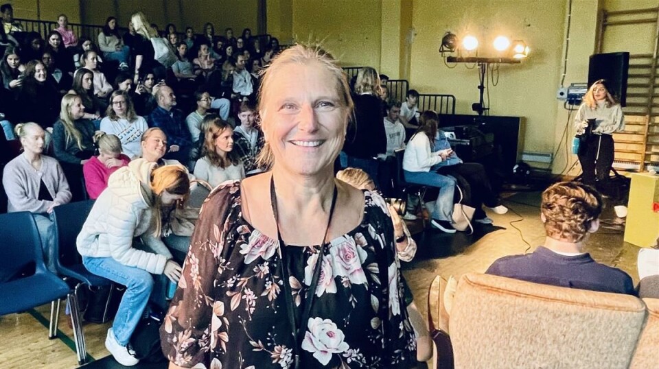 Hanne Merete Hagby, rektor, under bokbadet på skolen.