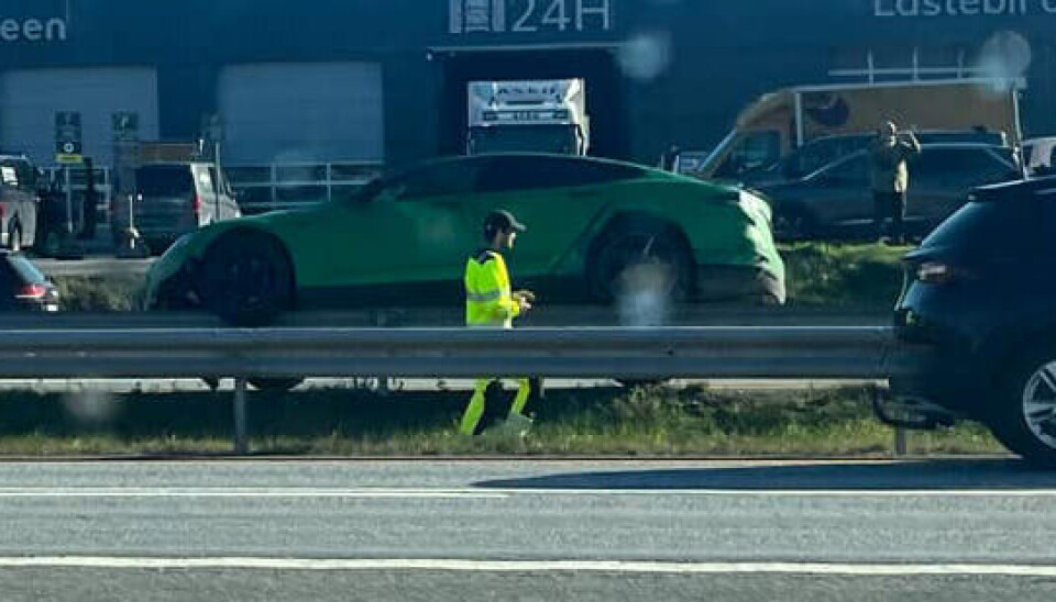 Lang kø etter E18-krasj