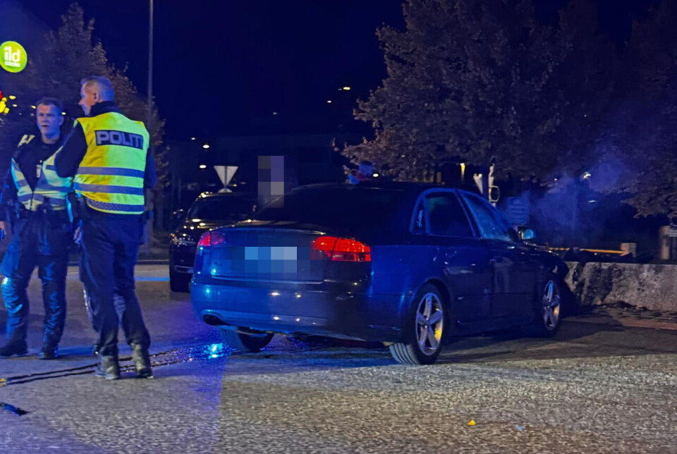 Det fremstår som om bilen har gått rett frem på vei inn i rundkjøringen fra Øvre Sund Bru
