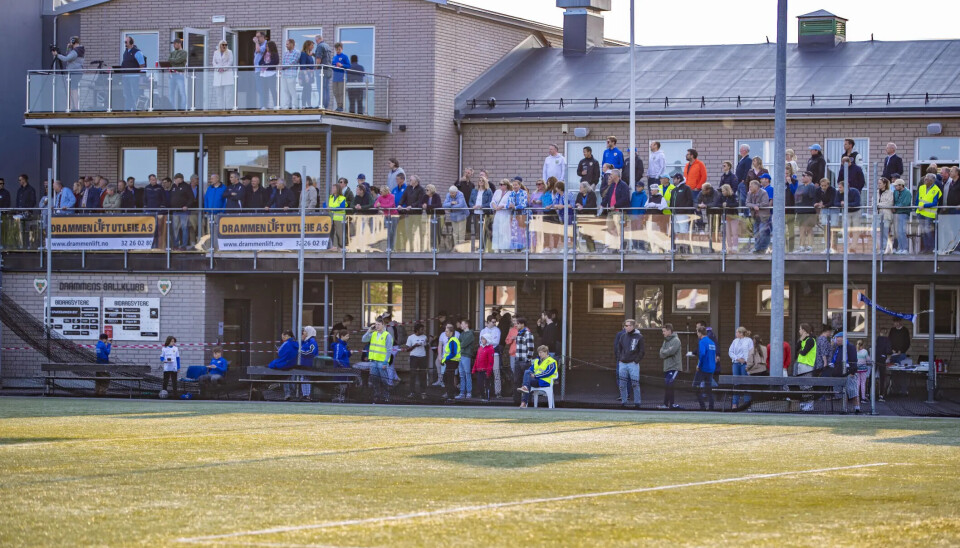 KAN BLI FOLKSOMT: Her fra lokalderby i fotball i fjor.