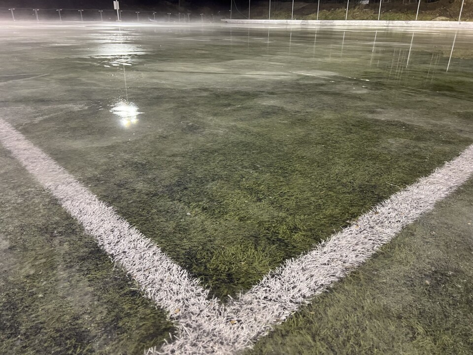 SKØYTEIS: Konnerud og Solbergbanen er først ut og straks klare for bandy.