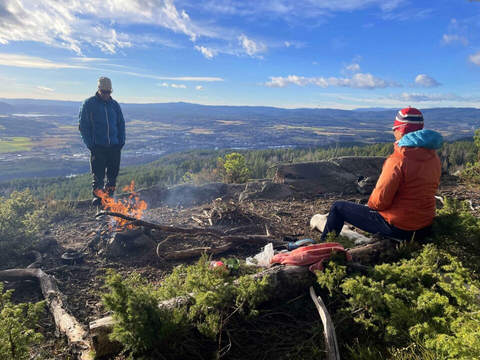 Trivelig med bål på Skivåsen (ca. 400 moh.)