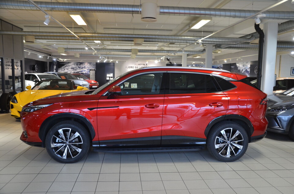 IKKE BARE EL: Den splitter nye hybriden HS PHEV har et marked, slår Bilbutikken først.